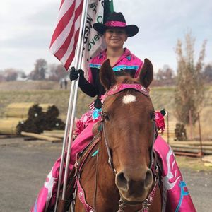 Meet your Posher, Chloe